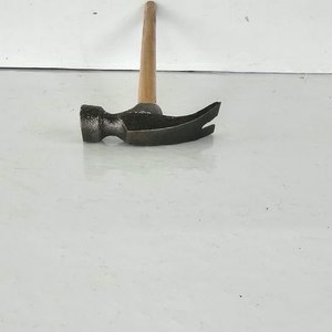 Martillo de Carpintero Pequeño con Mango de Madera - imagen 2