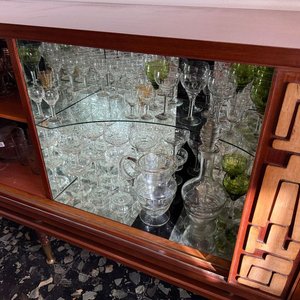 Aparador Trinchante de Madera con Bar Espejado y Cajón para Cubiertos - imagen 6