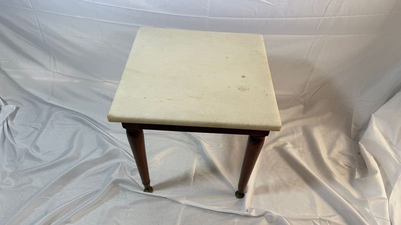 Item 880930 - Image 1