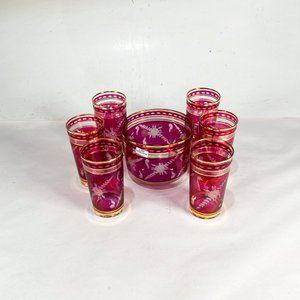 Juego de 7 Piezas: Hielera y 6 Vasos Rubí con Guarda Dorada y Grabado Floral - imagen 3