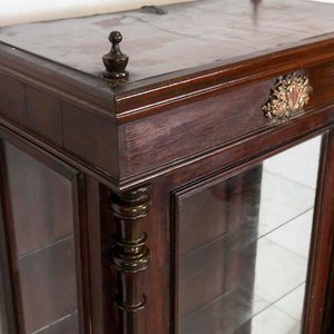 Vitrina Inglesa Antigua con Estantes de Vidrio y Luz - imagen 2