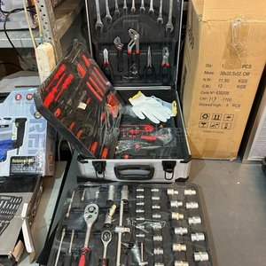 Lote siguiente: Maletín de Herramientas Completo con Accesorios