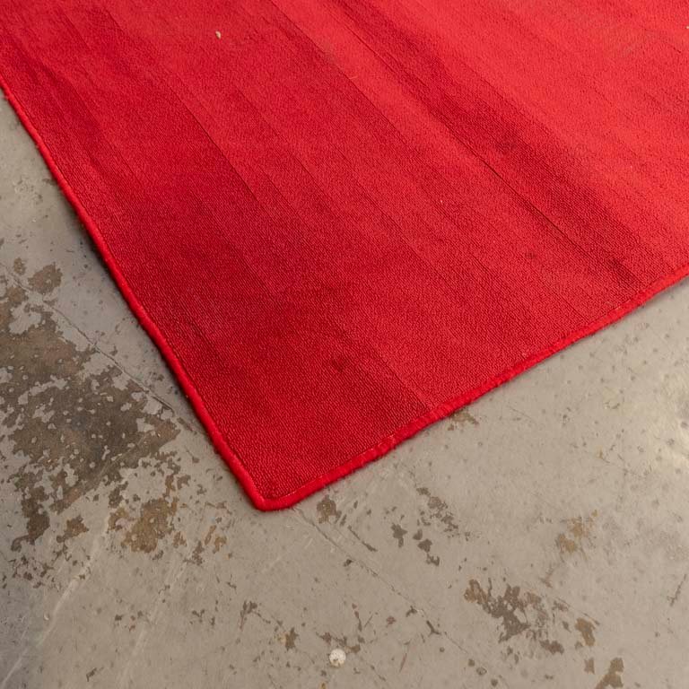 Alfombra acrílica roja para decorar - imagen 2