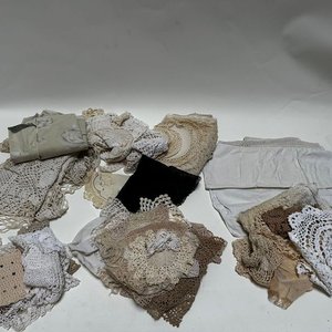 Lote anterior: Lote de Manteles y Mantillas Tejidas Artesanales