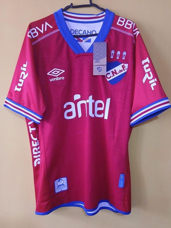Camiseta Nacional 2024 Alternativa Roja Talle L - Nico López N° 7 Umbro Oficial