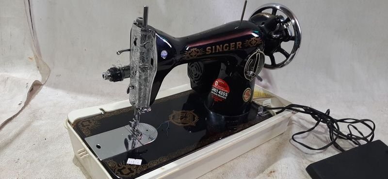 Máquina de coser eléctrica Singer - imagen 3