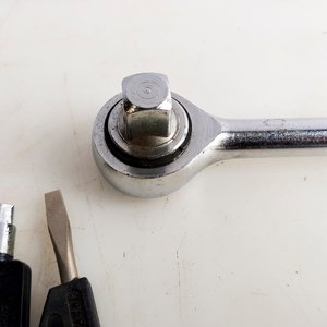 Lote: Destornilladores varios, llave criket, dado - imagen 5