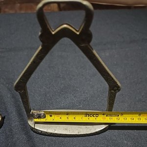 Par de Estribos Antiguos Triángulo con Grabados - imagen 4