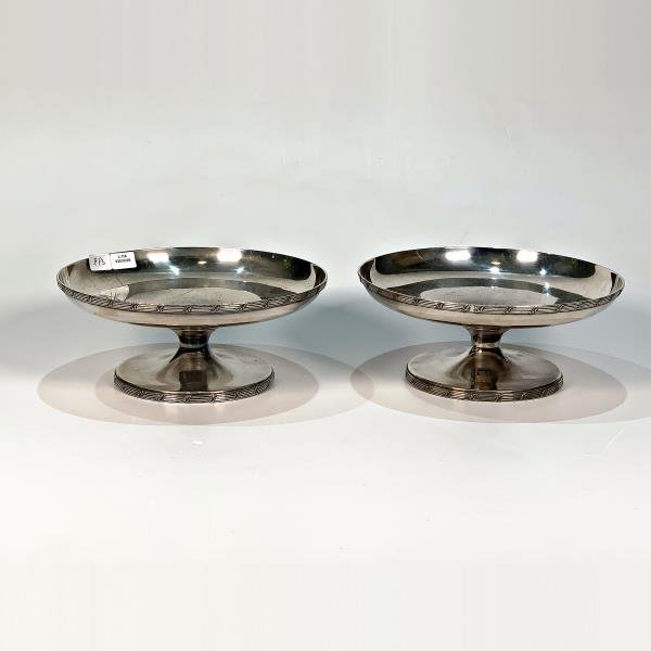 Par de Centros de Mesa Circulares de Metal con Pie Central - Bazar Colón