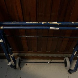 Andador Ortopédico Plegable Azul con Ruedas - imagen 2
