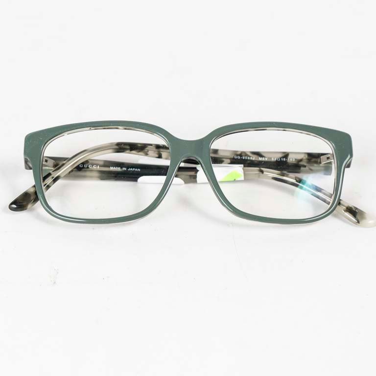 Lote siguiente: Lentes de Gafas Rectangulares con Logo GUCCI