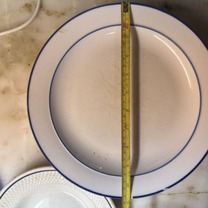 Lote de Platos Surtidos de Cerámica y Vidrio - imagen 2