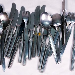 Lote de Cubiertos Variados: Cucharas, Tenedores y Cuchillos - imagen 4
