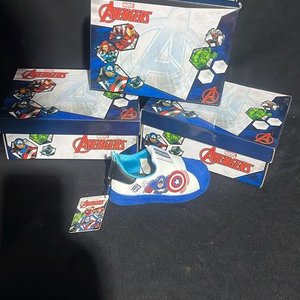 Lote siguiente: Zapatillas Capitán América para Niños