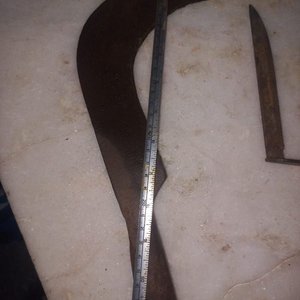 Lote de Herramientas Antiguas de Campo: Hacha, Cuchillo y Hoces - imagen 14