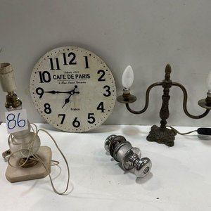 Lote de 2 Veladores, Reloj "Café de Paris" y Picaporte - imagen 3