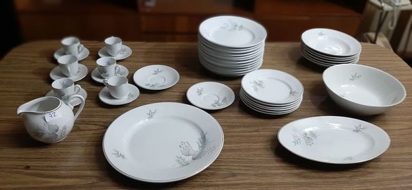 Juego de Loza Olmos Incompleto: Platos, Tazas, Bowl y Lechera - imagen 1