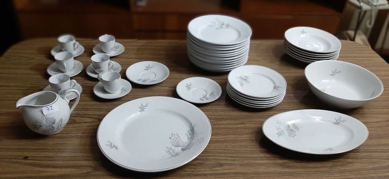 Juego de Loza Olmos Incompleto: Platos, Tazas, Bowl y Lechera