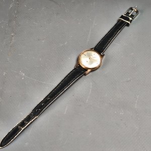 Reloj Suizo Vintage "Hagen" Enchapado en Oro con Malla de Cuero - imagen 3