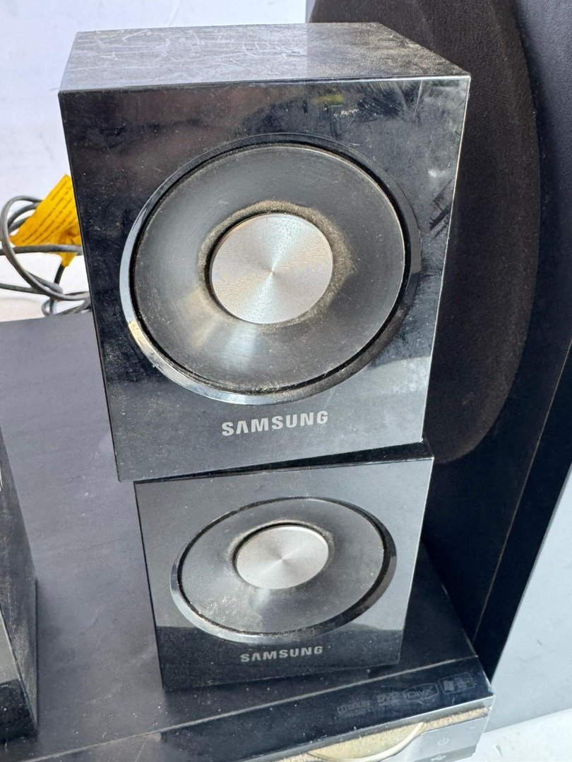 Sistema de Cine en Casa Samsung con Subwoofer y Control - imagen 2