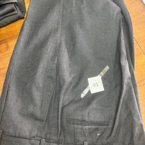 Lote siguiente: Pantalón de Vestir Gris Talle 60