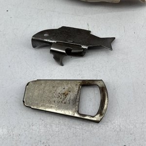Abrelatas y Destapador Metálico con Forma de Pez y Modelo "Donny" - imagen 2