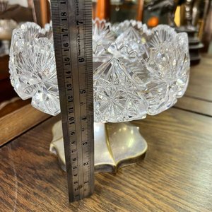 Centro de Mesa Antiguo Cristal Tallado con Pie Plateado - imagen 5