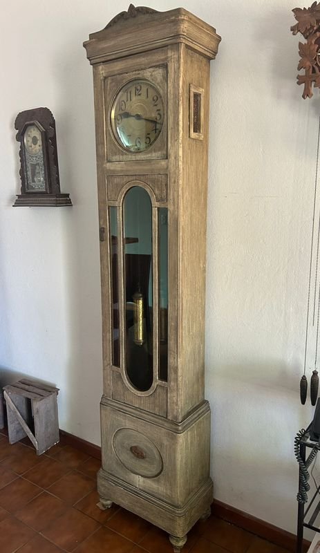 Lote anterior: Reloj de Caja en Madera de Roble con Mecanismo Aleman