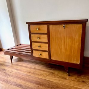Lote anterior: Mueble Bar Estilo Americano con 3 Cajones y Puerta con Llave