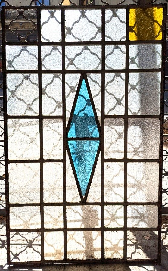 Vitral en carpintería de hierro con detalles y características - imagen 2