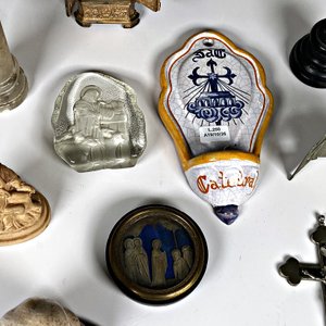 Diez Adornos Religiosos: Figuras, Cruces y Relicarios - imagen 3