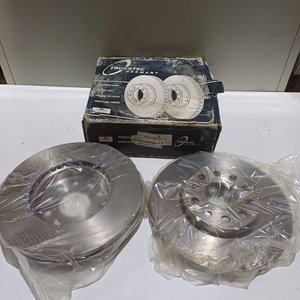 Lote siguiente: Juego de Discos de Freno Trucktec Germany para VW Golf, Audi A3, Seat