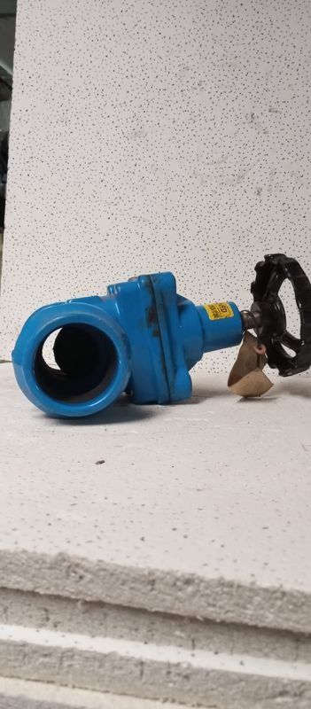 Válvulas de paso de PVC con rueda de mano - imagen 2