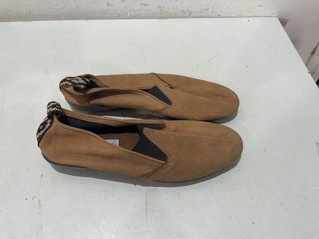 Lote anterior: Alpargatas de cuero para hombre