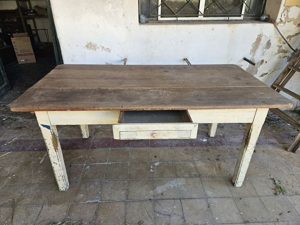 Mesa de campo en buen estado - imagen 3