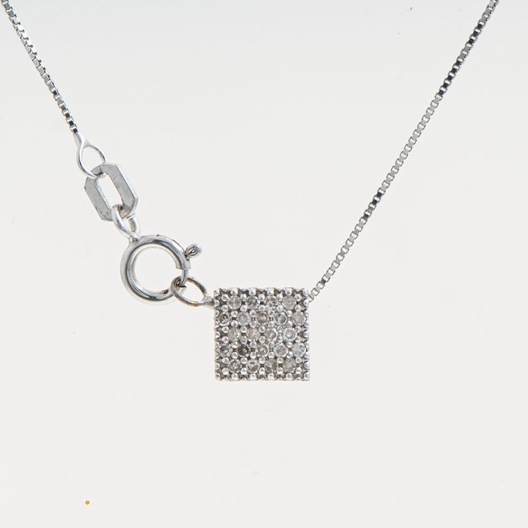 Cadena con colgante oro 18k y brillantes