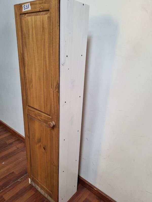 Placard Una Puerta de Madera con Diseño Antiguo - imagen 3