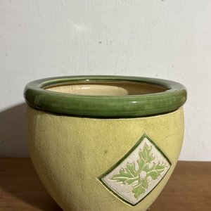 Lote siguiente: Maceta
