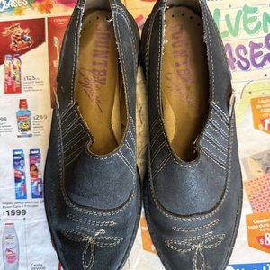 Lote siguiente: Mocasines Country de Cuero Oscuro con Pespuntes Decorativos