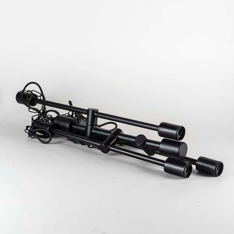 Colgante de metal negro con 6 luces