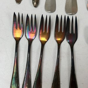 Lote Variado de Cubiertos: Cuchillos Solingen, Cucharas, Tenedores y Utensilios - imagen 7