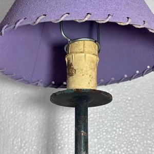 Velador de Pie con Pantalla Lila y Base de Hierro - imagen 7
