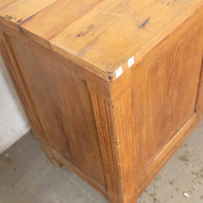 Item 2101879 - Image 1