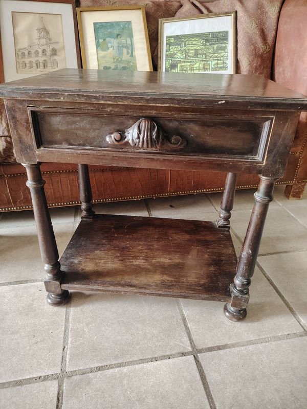 Mesa de Luz Antigua de Madera Maciza con Cajón y Estante