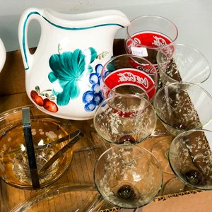 Lote de Vasos Coca Cola, Jarras de Porcelana y Cristalería Variada - imagen 4