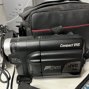 Lote de Electrónica: DVD, Home Theater Panavox, Video Grabadora JVC y Accesorios - imagen 6
