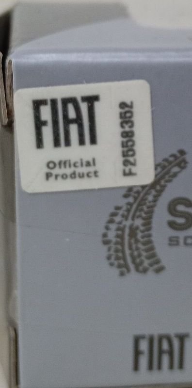 Escalado a la perfección: Fiat 500 de colección con licencia oficial - imagen 3