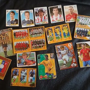Lote siguiente: Lote de 16 Figuritas y Stickers de Colección Mundial y Clubes