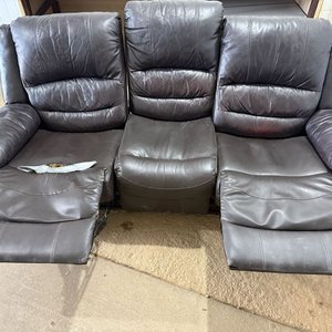 Sofá Reclinable de 3 Plazas en Cuero Sintético Marrón con Desgaste - imagen 11
