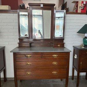Tocador Antiguo de Madera con 3 Espejos Biselados y Mármol - imagen 1